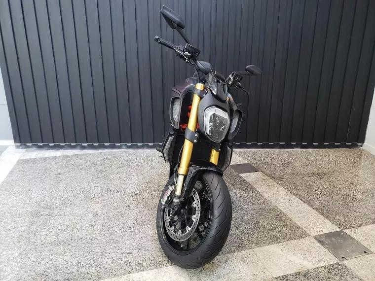 Ducati Diavel Preto 10