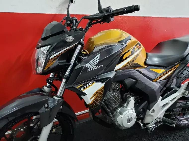 Honda CB Twister Amarelo 13