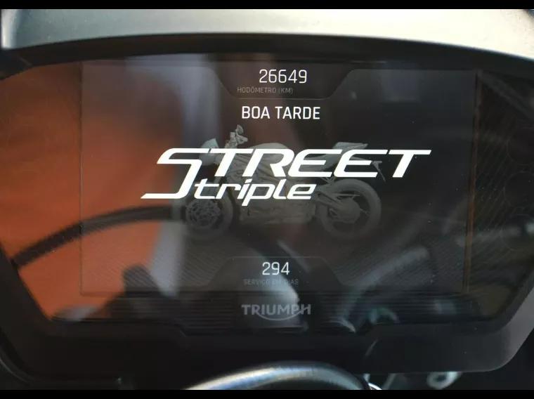 Triumph Street Triple Preto 5