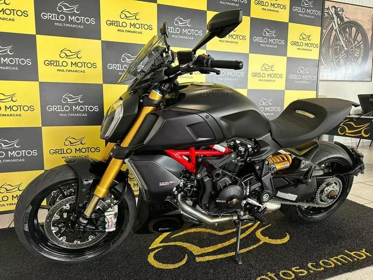 Ducati Diavel Preto 6