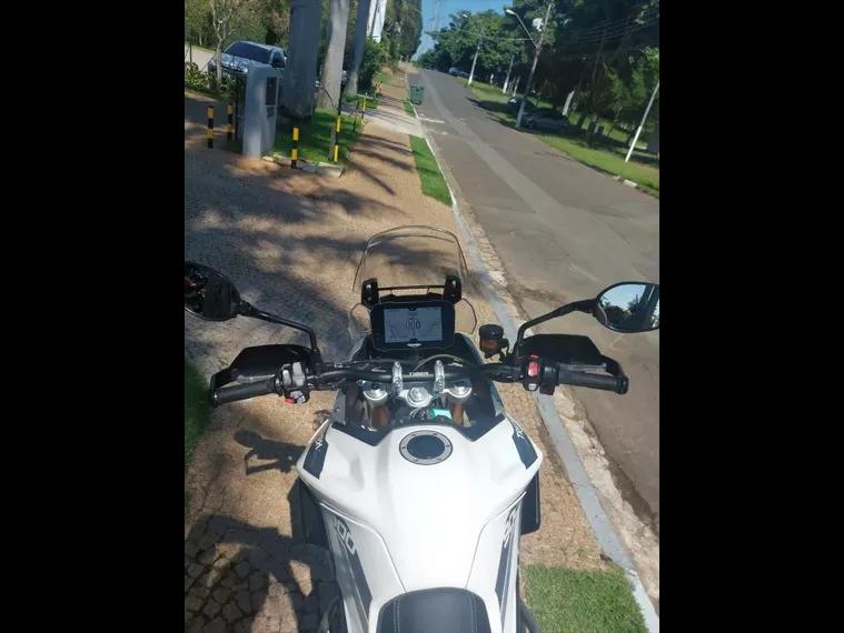 Triumph Tiger 900 Branco 4