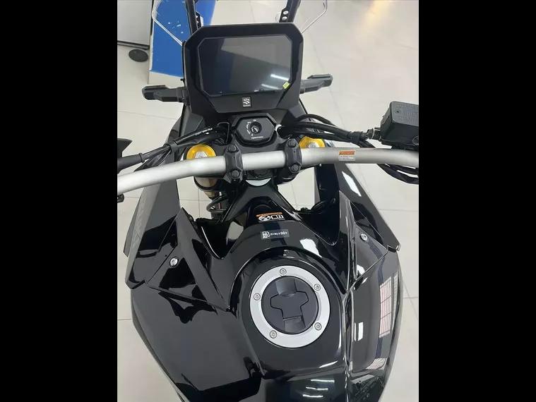 Suzuki V-Strom Preto 10