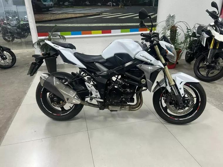 Suzuki GSR Branco 10