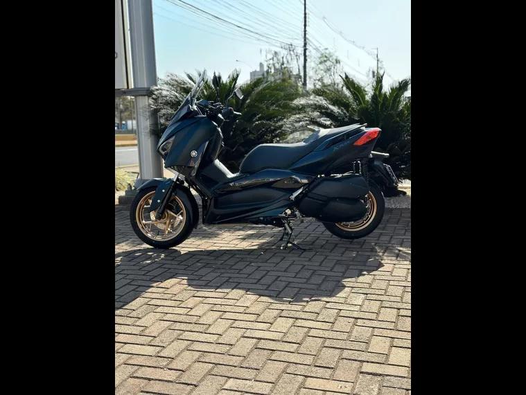 Yamaha Xmax Verde 1