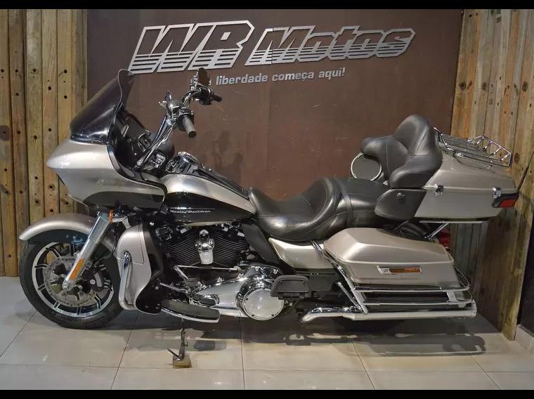 Harley-Davidson Road Glide Prata 2