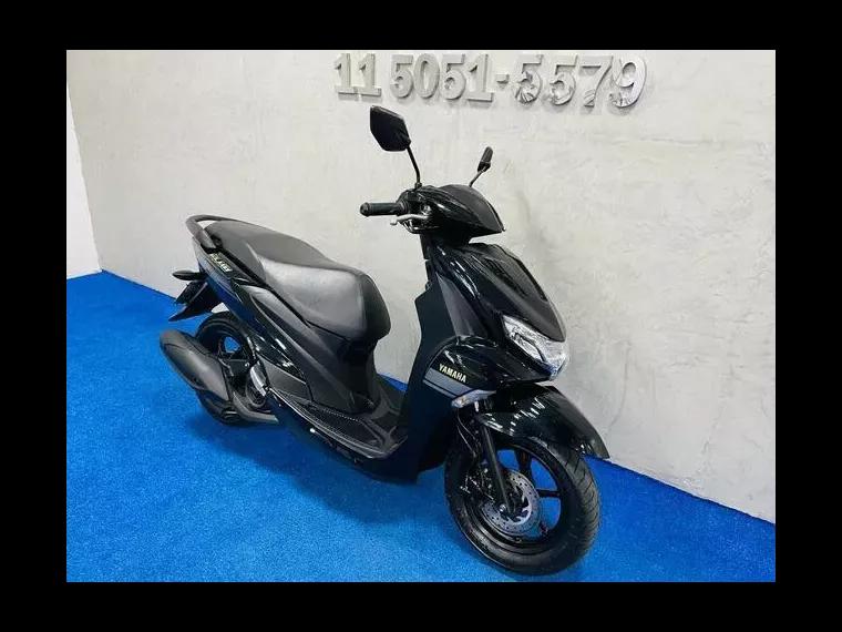 Yamaha Fluo Preto 16