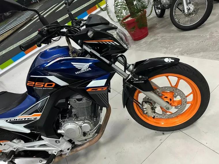 Honda CB Twister Azul 11