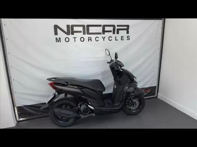 Yamaha Fluo Preto 5