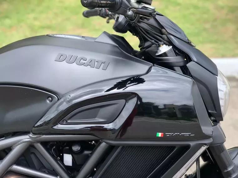 Ducati Diavel Preto 10