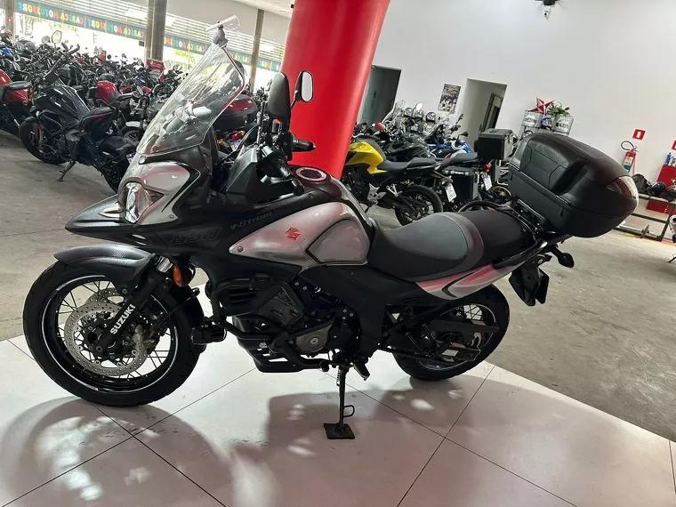 Suzuki V-Strom Prata 21