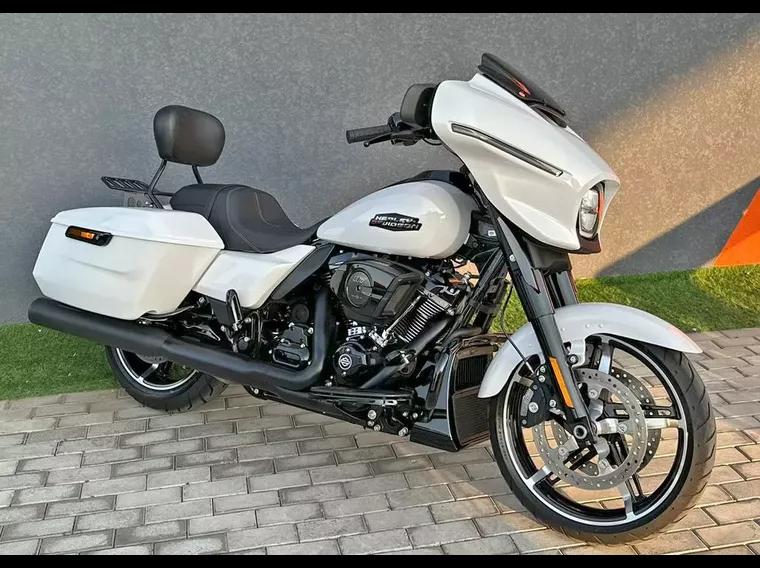 Harley-Davidson Street Glide Branco 1