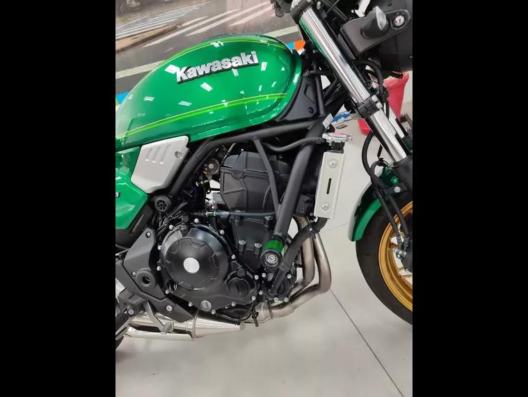 Kawasaki Z 650 Verde 10