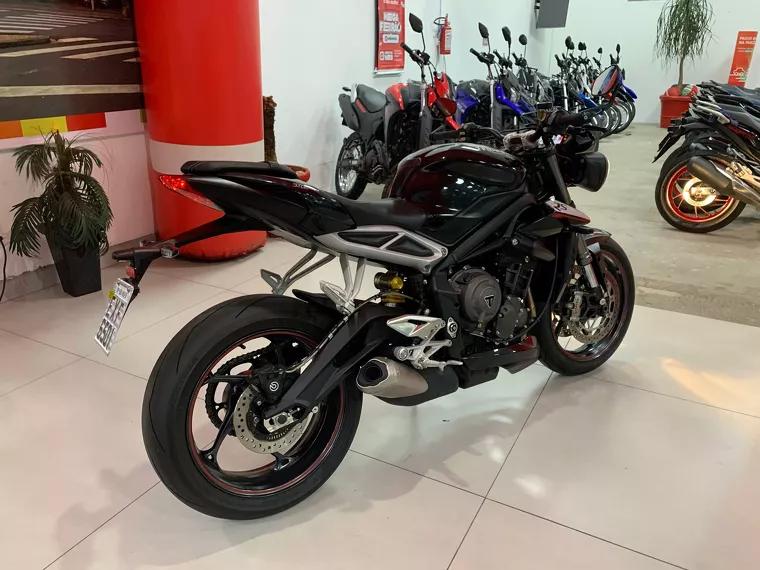 Triumph Street Triple Preto 7