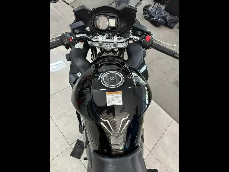 Suzuki GSX Preto 21