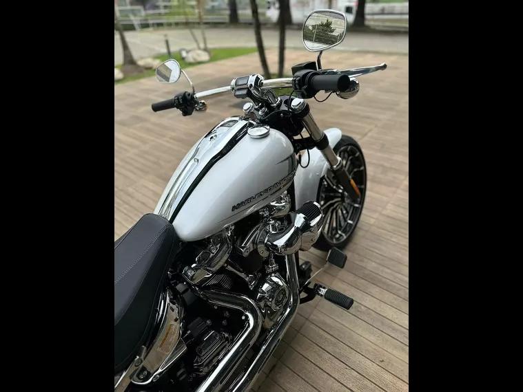 Harley-Davidson Breakout Branco 5