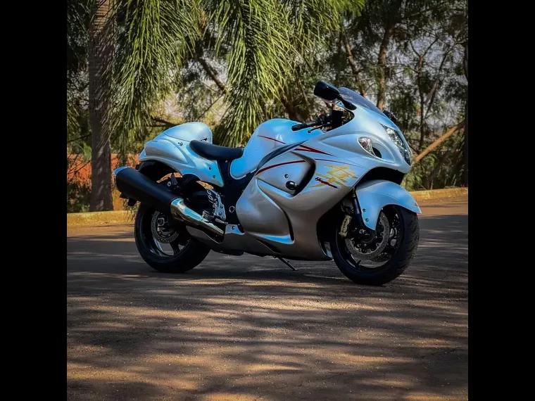 Suzuki GSX-R Branco 1