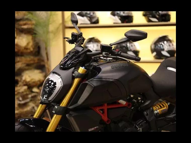 Ducati Diavel Preto 4