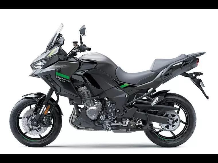 Kawasaki Versys Preto 2