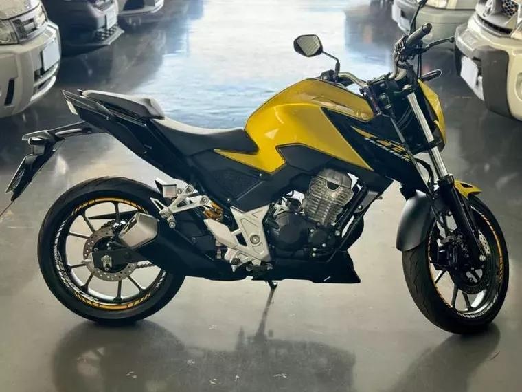 Honda CB Twister Dourado 4