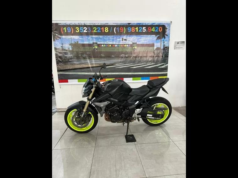 Suzuki GSR Preto 3