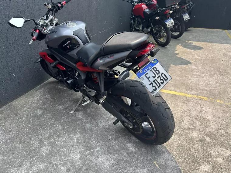 Triumph Street Triple Cinza 11