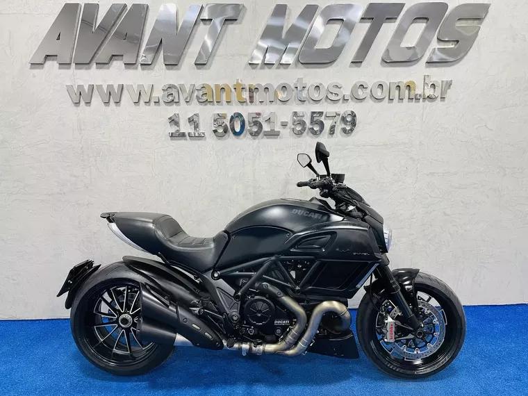 Ducati Diavel Preto 14