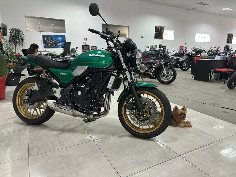 Kawasaki Z 650 Verde 16