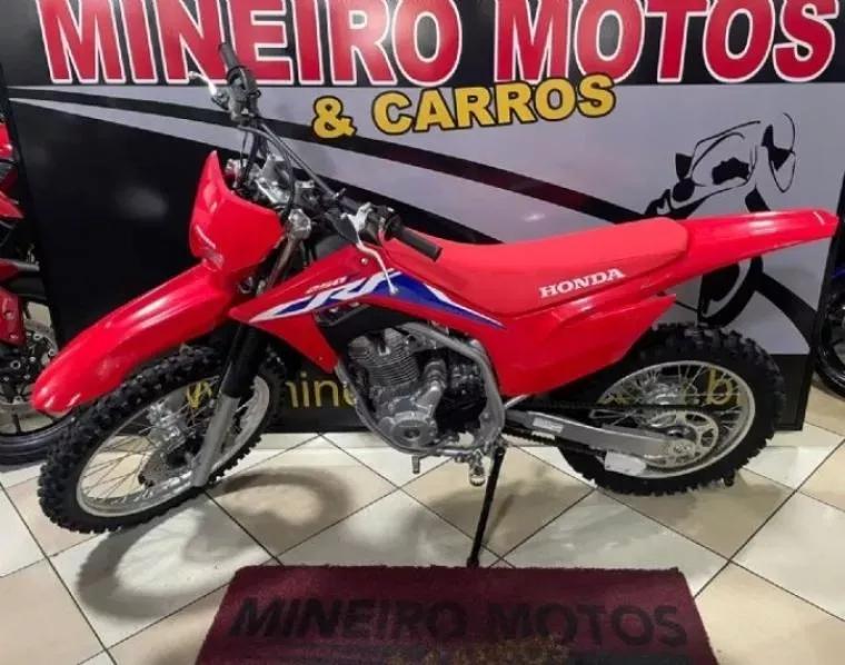 Honda CRF 250 Vermelho 3