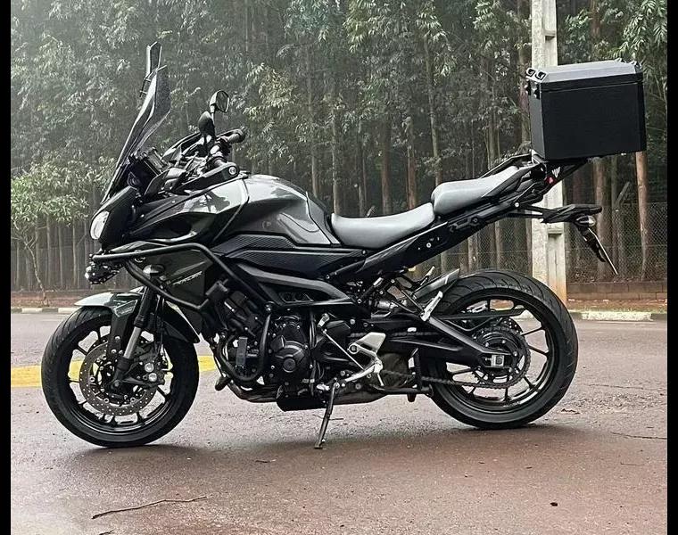 Yamaha MT-09 Cinza 5