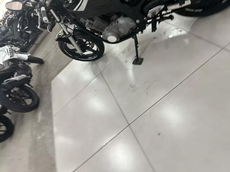 Suzuki GS Preto 4