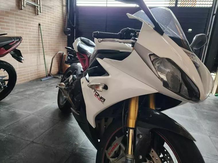 Triumph Daytona Branco 6