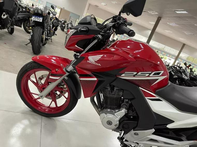 Honda CB Twister Vermelho 20