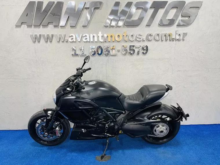 Ducati Diavel Preto 17