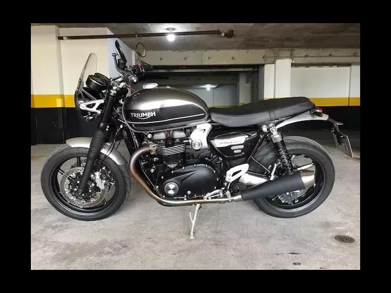 Triumph Speed Twin Prata 2