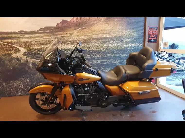 Harley-Davidson Road Glide Dourado 1