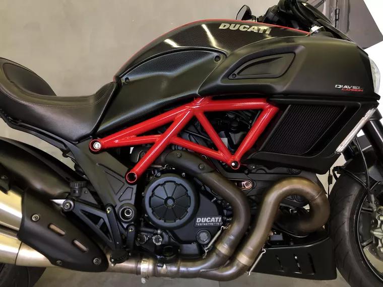 Ducati Diavel Vermelho 15