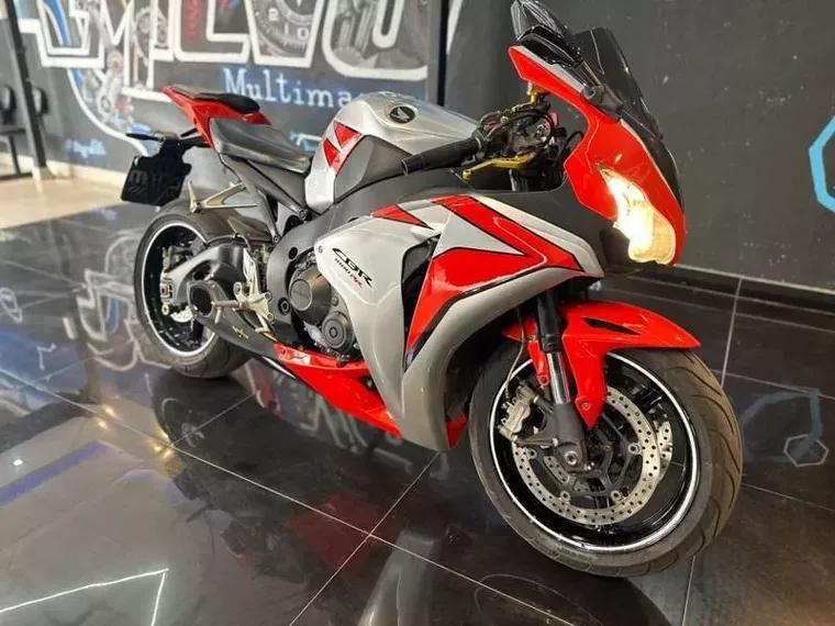 Honda CBR 1000 Prata 24