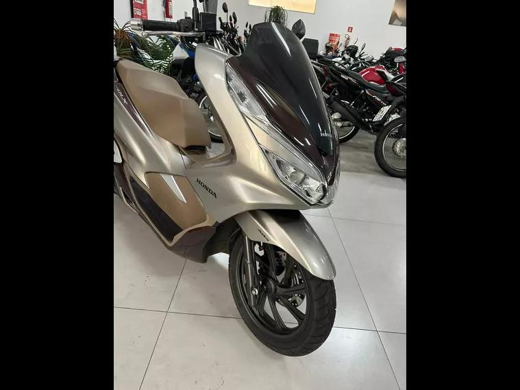 Honda PCX Prata 9