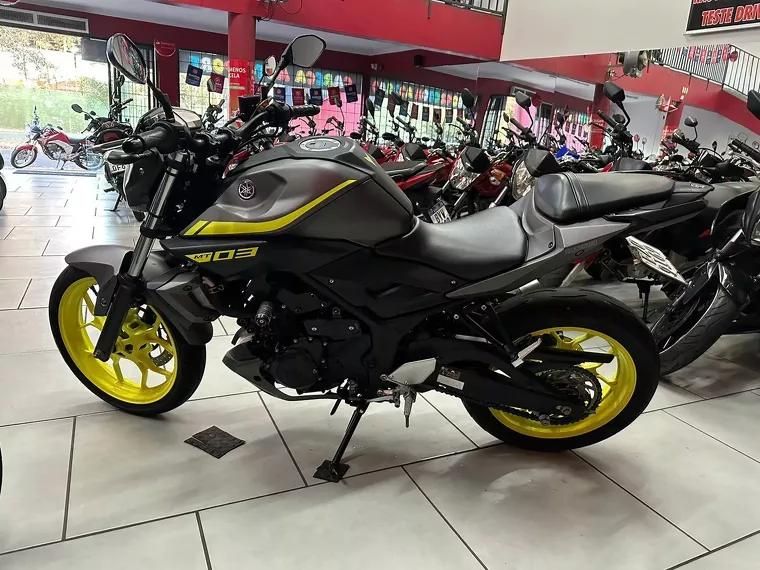 Yamaha MT-03 Cinza 36