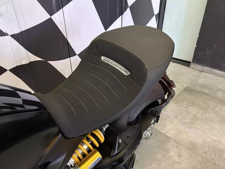 Ducati Diavel Preto 10