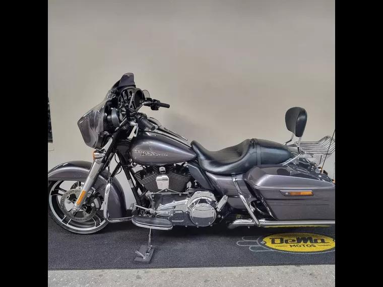 Harley-Davidson Street Glide Cinza 4