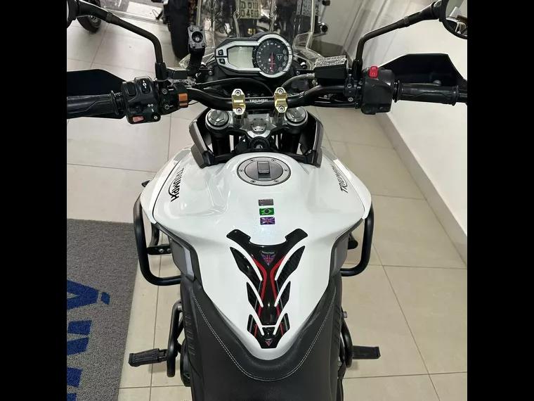 Triumph Tiger 800 Branco 18