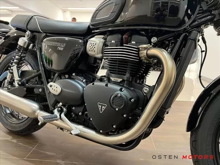 Triumph Bonneville Preto 11