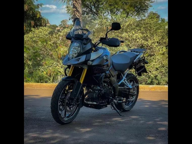 Suzuki V-Strom Cinza 6