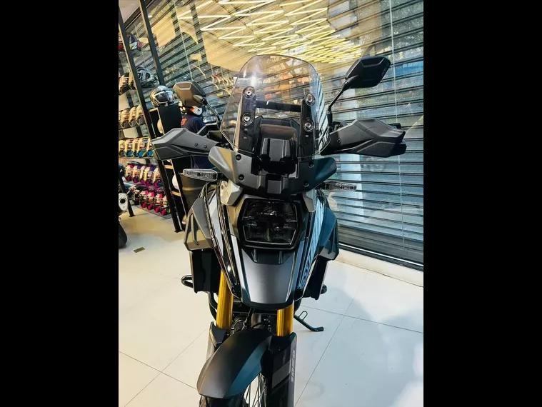 Suzuki V-Strom Preto 7