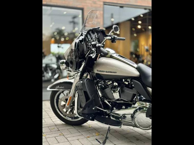 Harley-Davidson Ultra Limited Prata 4
