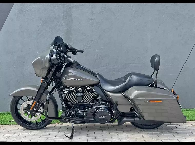 Harley-Davidson Street Glide Cinza 2