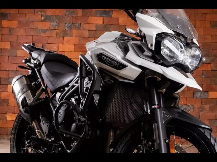 Triumph Tiger Branco 2