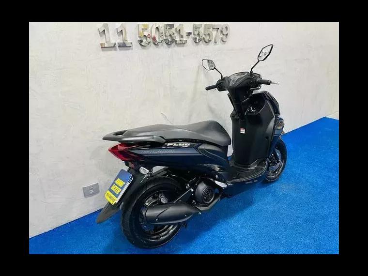 Yamaha Fluo Preto 15