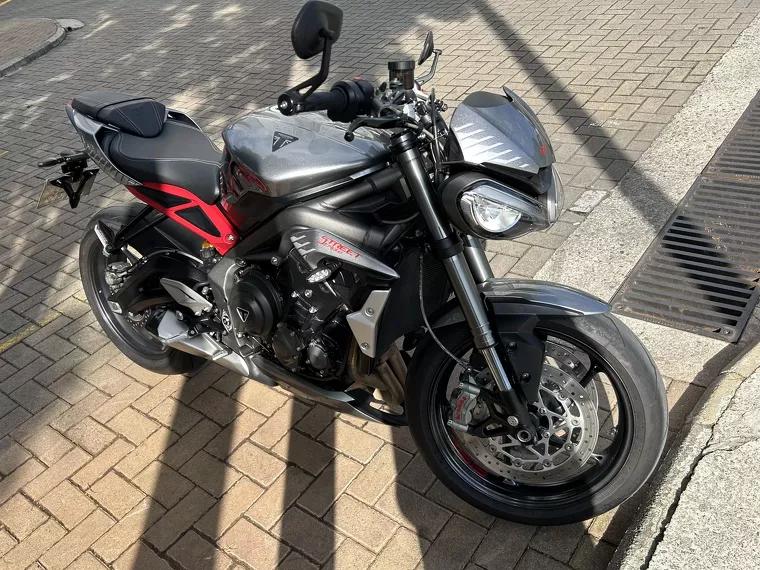 Triumph Street Triple Cinza 4